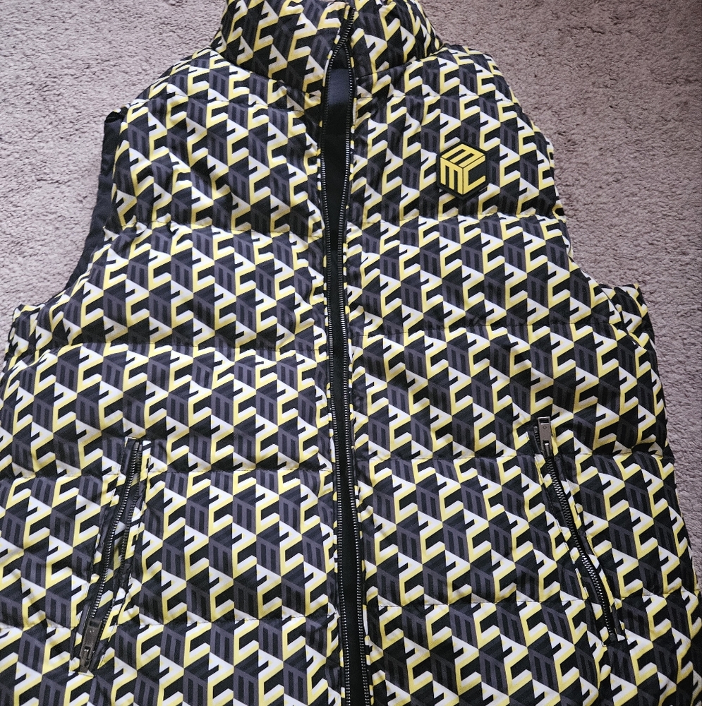 Stylish Geometric Patterned Vest